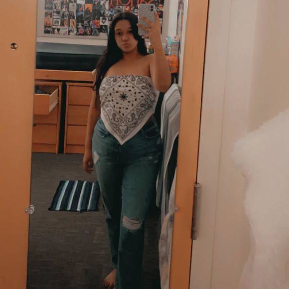 Meet your Posher, Jessica - Picture 1 of 1